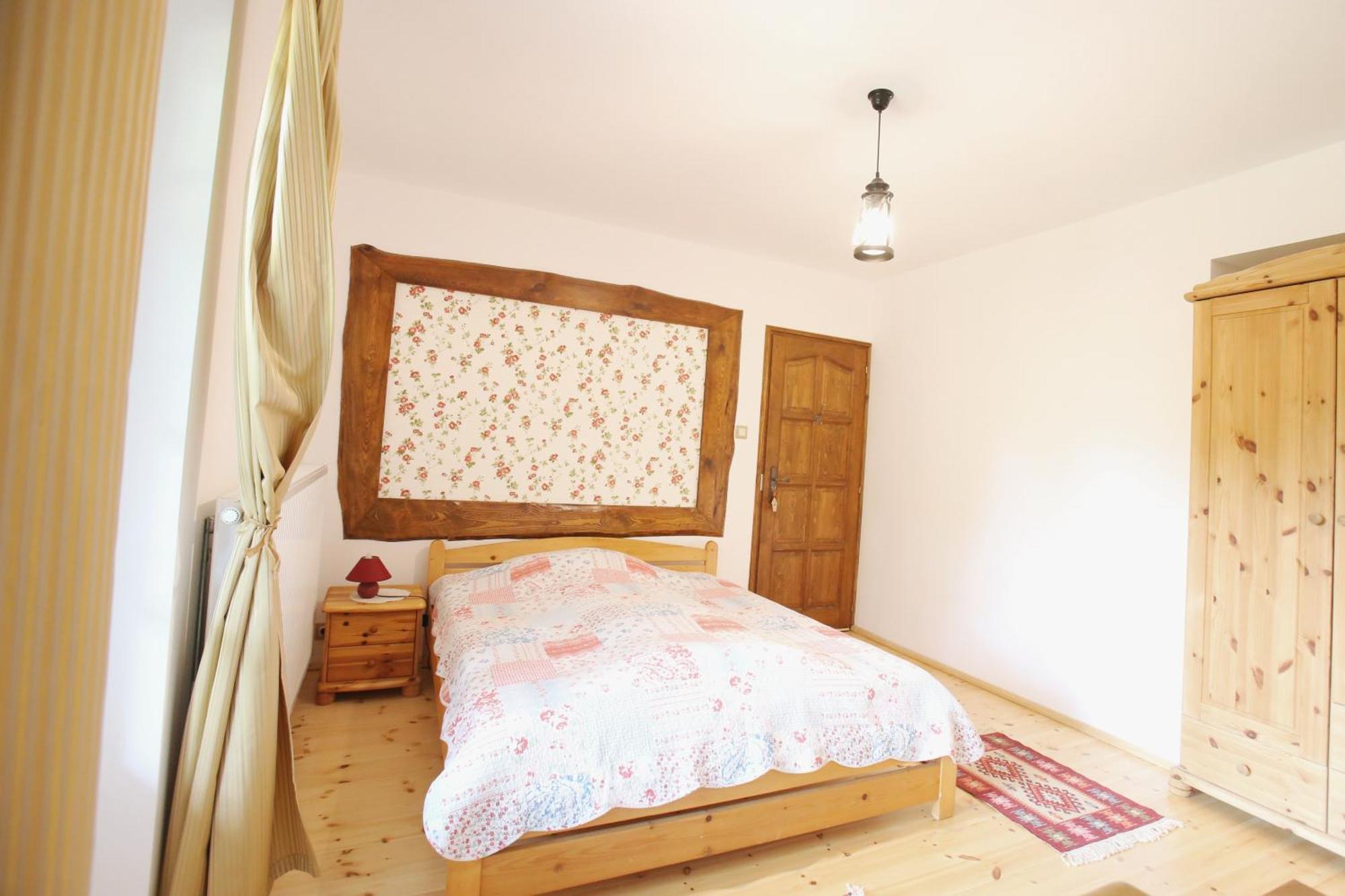 Hubertus Fogado Bed & Breakfast Csesznek Exterior photo