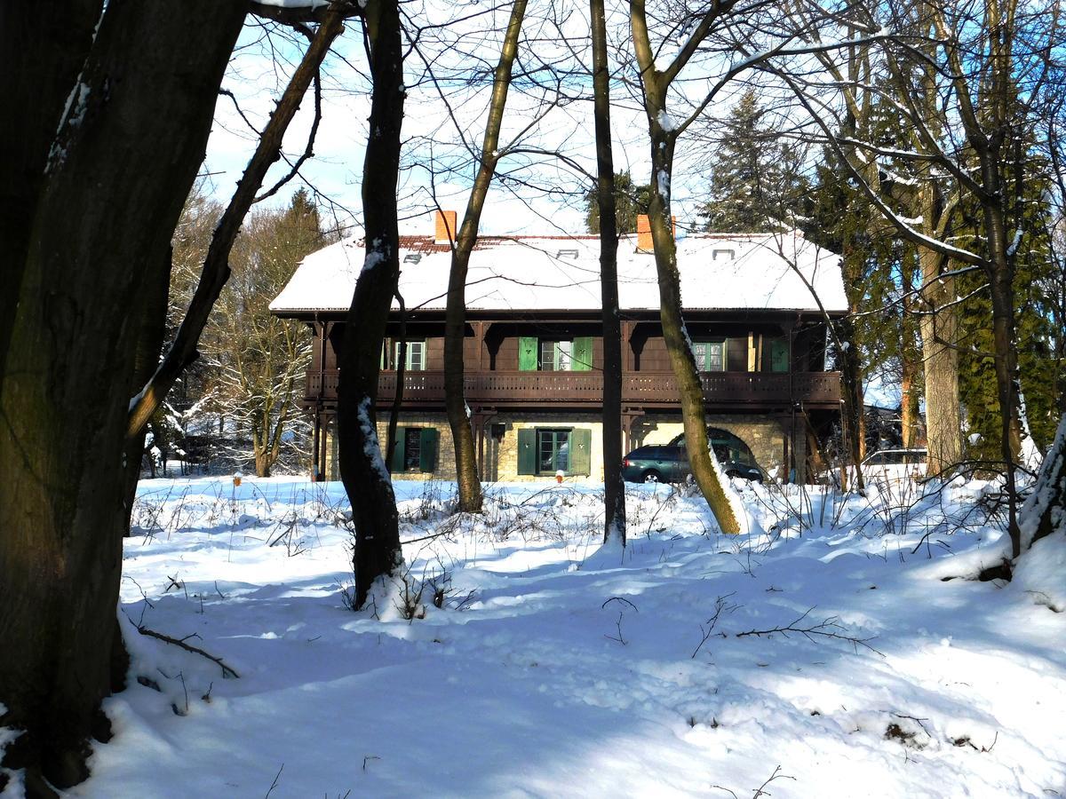 Hubertus Fogado Bed & Breakfast Csesznek Exterior photo